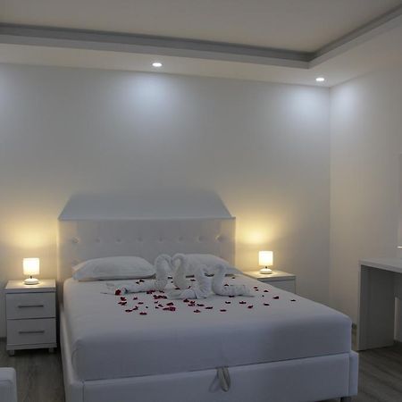 Apartments California Ulcinj Ngoại thất bức ảnh