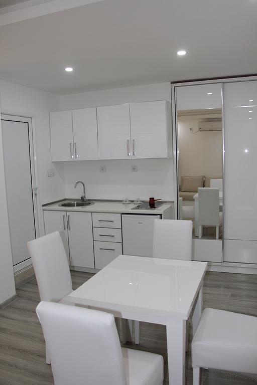 Apartments California Ulcinj Ngoại thất bức ảnh